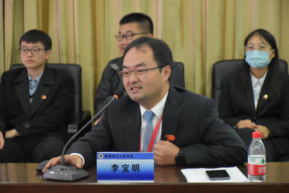 机械学院举行国宏工具奖助学金 宜讯装备"雏鹰"奖助学金揭牌暨颁奖仪
